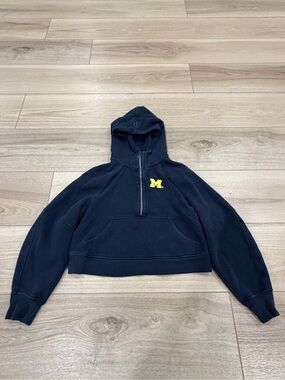 MICHIGAN WOLVERINES NAVY LULULEMON CROPPED SCUBA HALF ZIP HOODED SWEATSHIRT XS/S